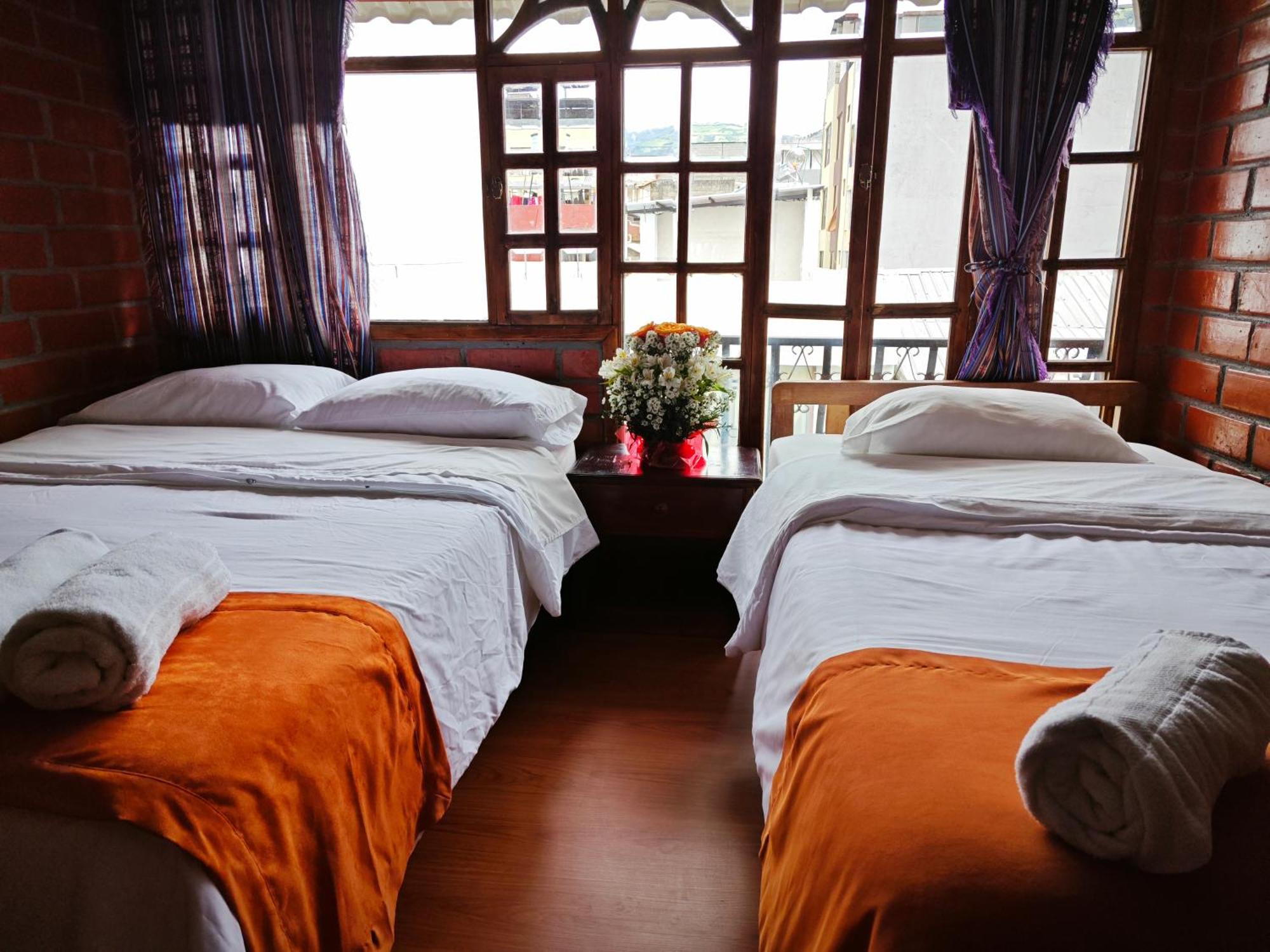 Garden House Hostal Banos  Ngoại thất bức ảnh