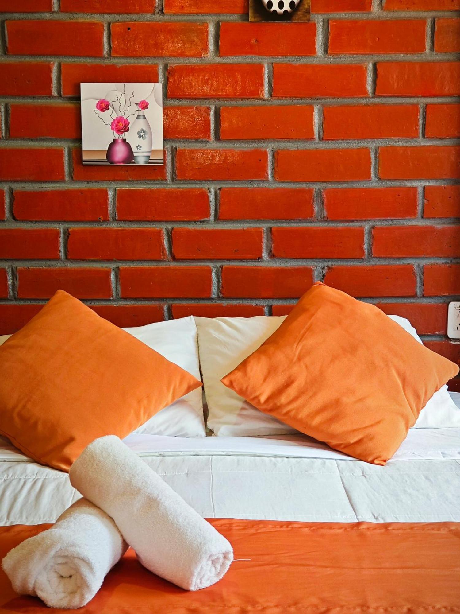 Garden House Hostal Banos  Ngoại thất bức ảnh