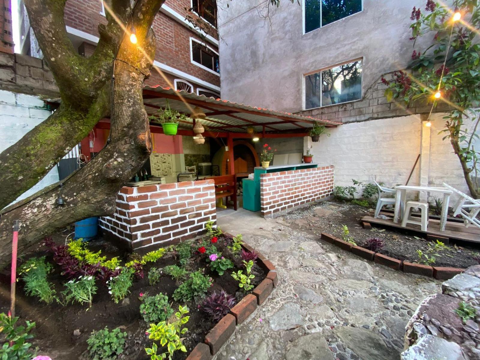 Garden House Hostal Banos  Ngoại thất bức ảnh