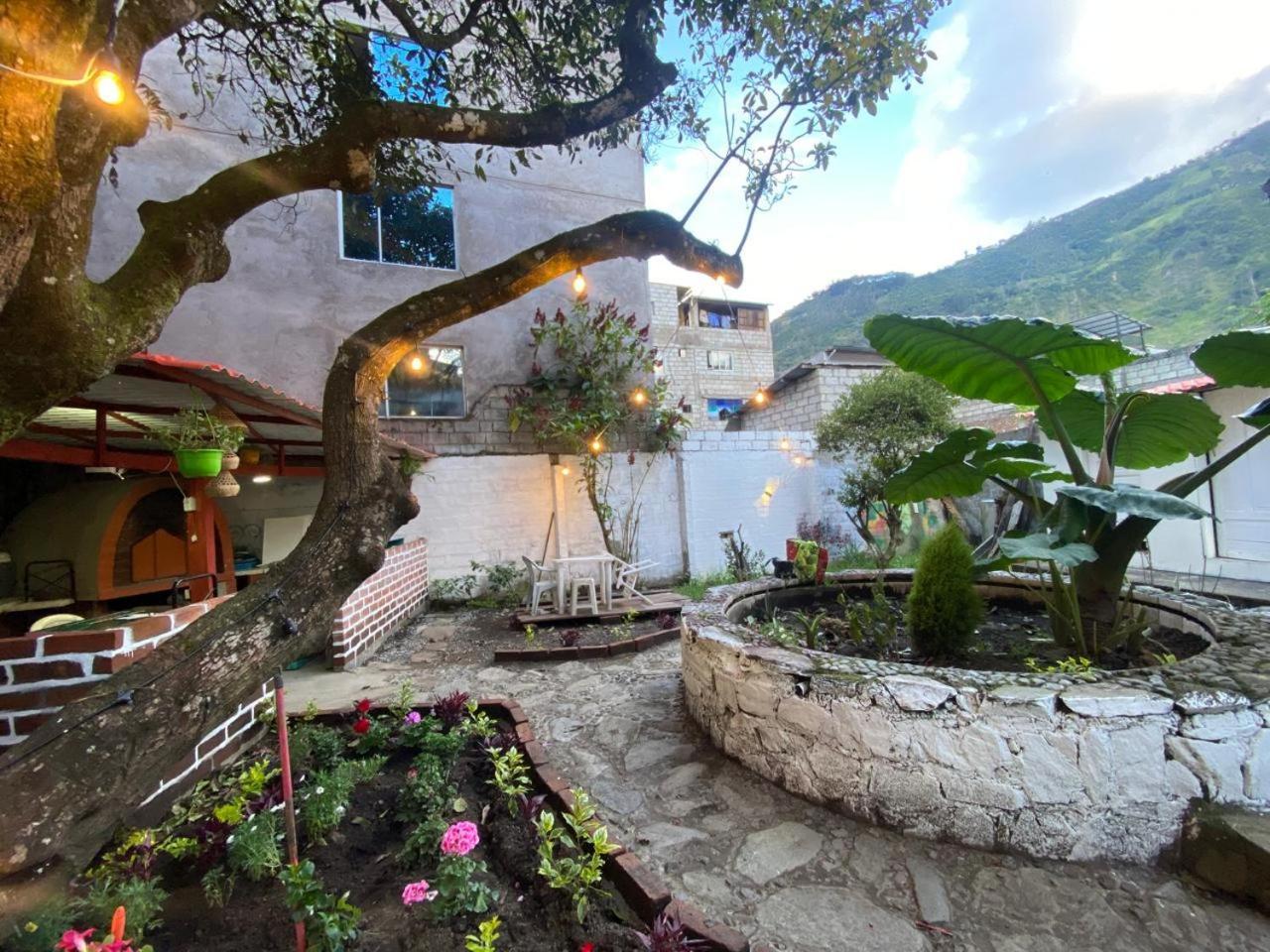 Garden House Hostal Banos  Ngoại thất bức ảnh