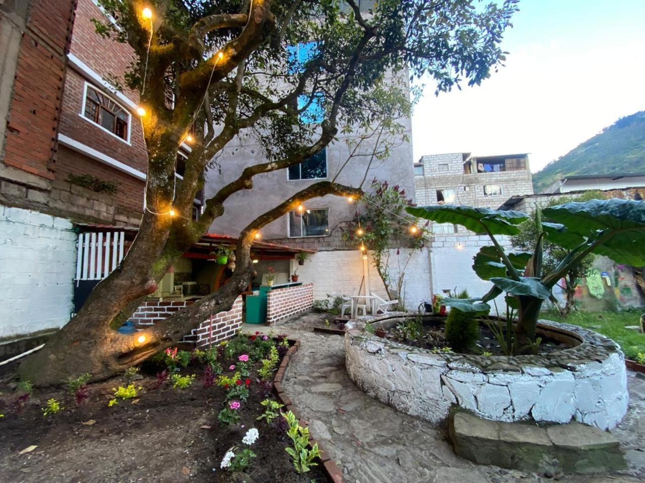 Garden House Hostal Banos  Ngoại thất bức ảnh