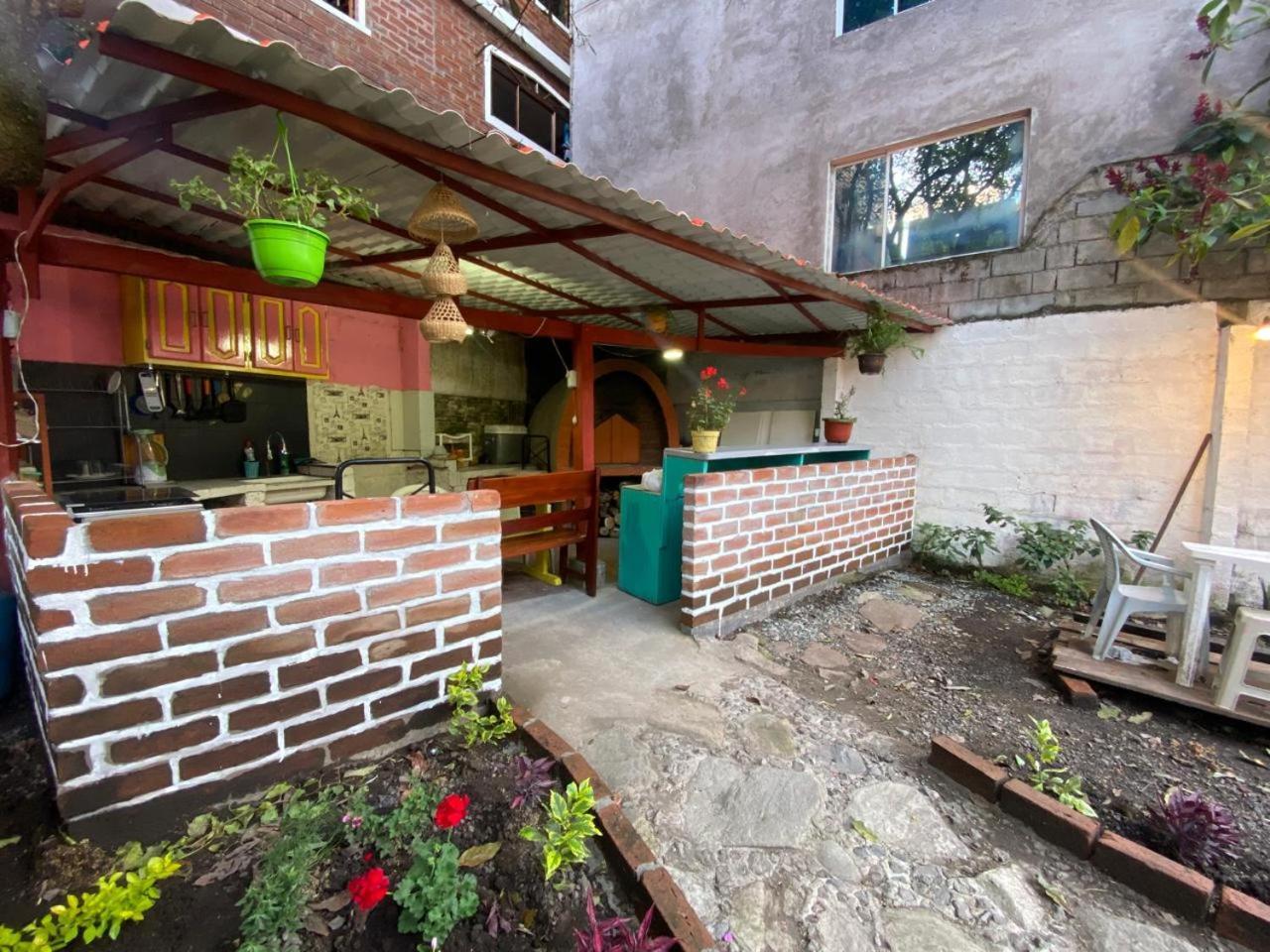Garden House Hostal Banos  Ngoại thất bức ảnh