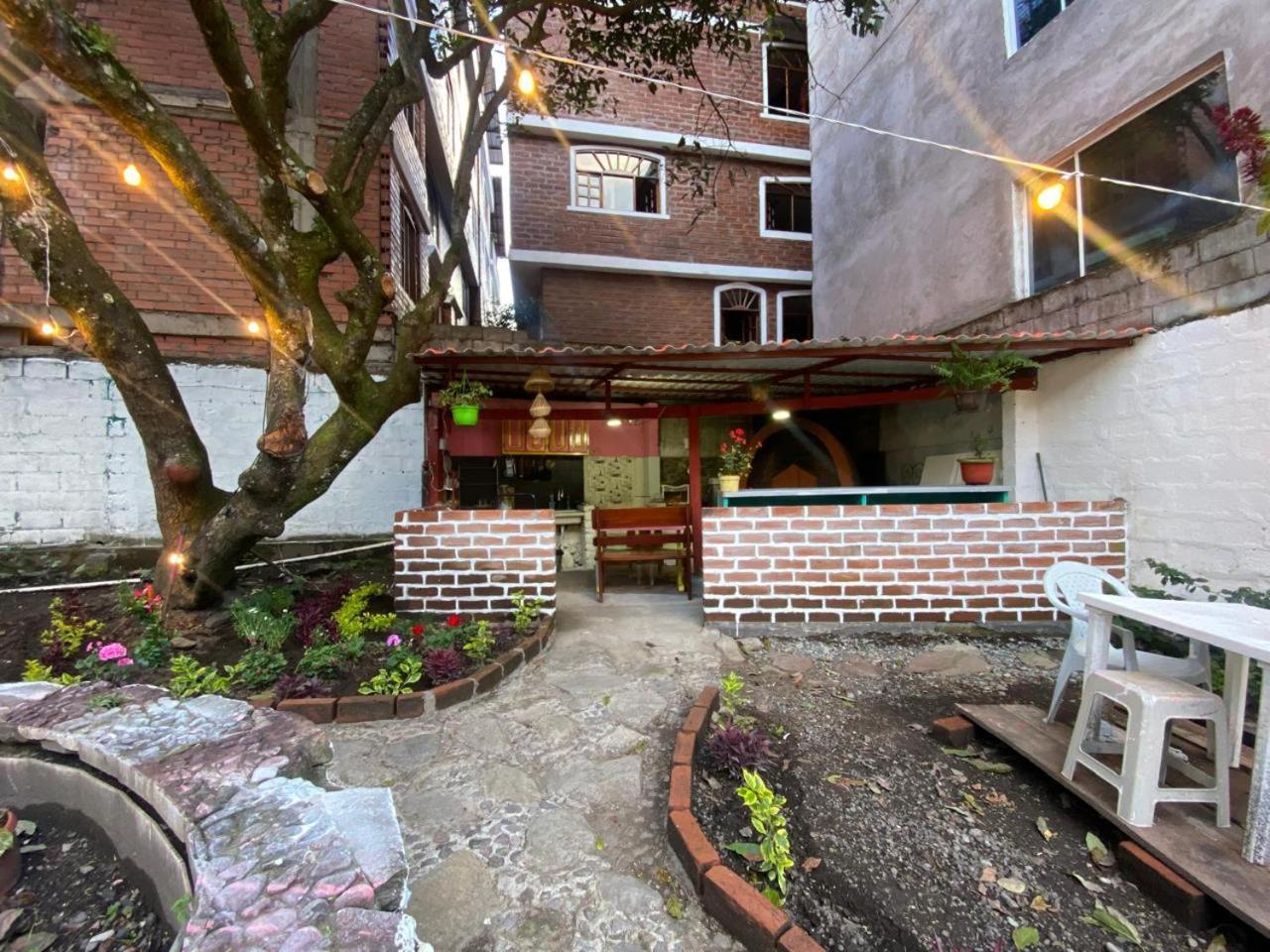 Garden House Hostal Banos  Ngoại thất bức ảnh