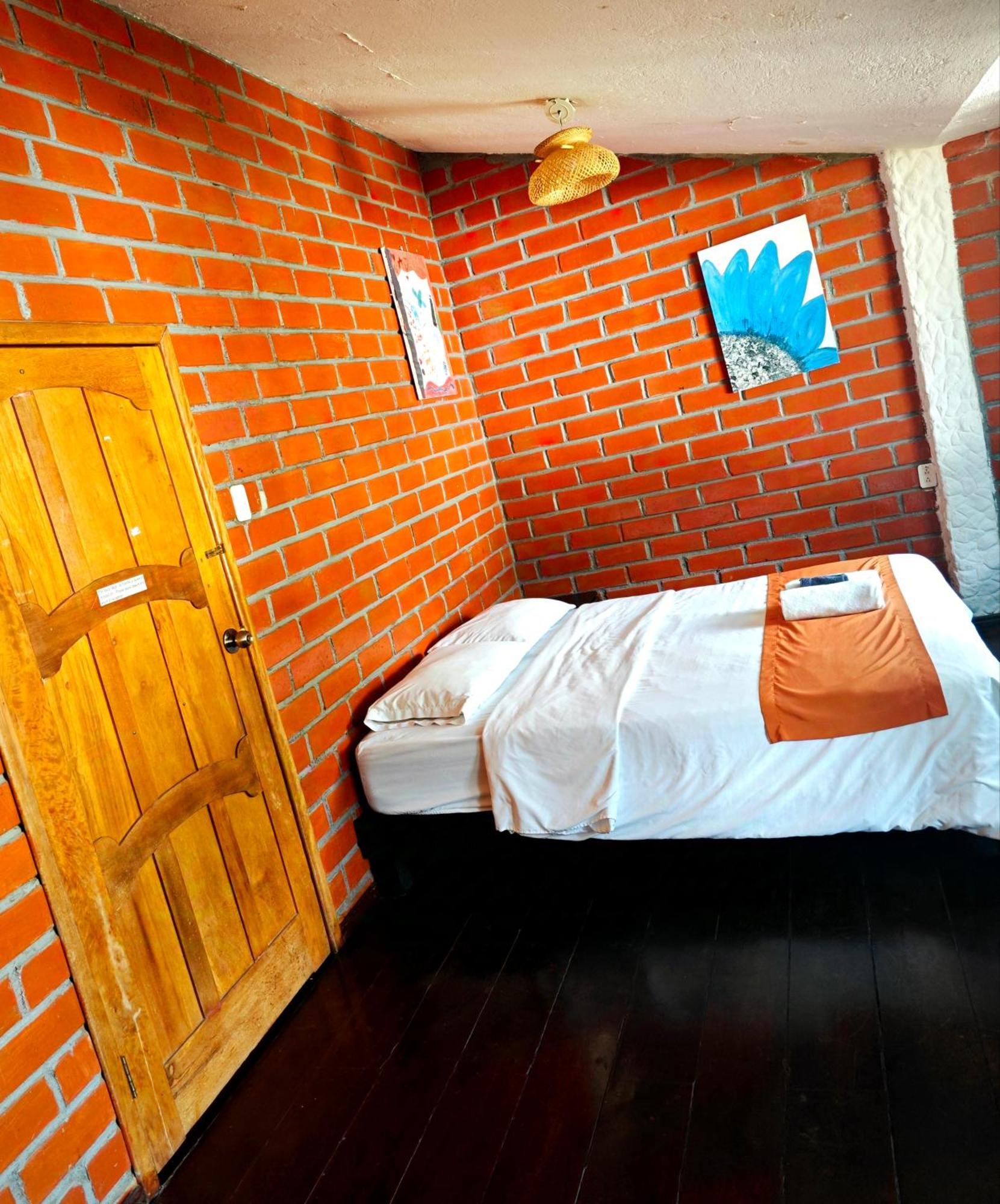 Garden House Hostal Banos  Ngoại thất bức ảnh