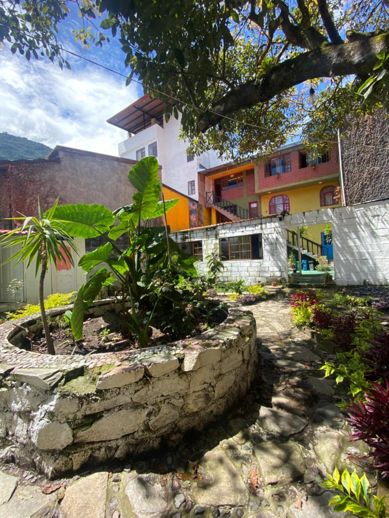 Garden House Hostal Banos  Ngoại thất bức ảnh